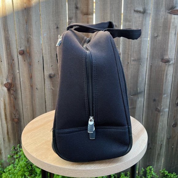 Samsonite Silhouette 8 Black Softside Wheeled Tote - 14" X 17" X 8" - Picture 5 of 7